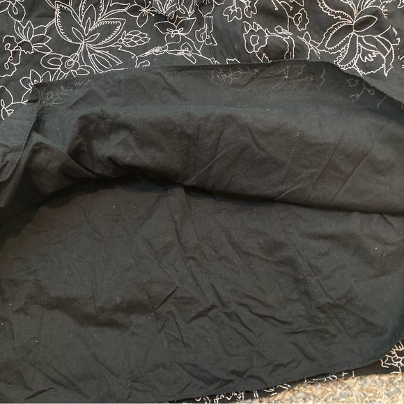 WHBM Black and White Embroidered Halter Dress - Size 6 - Picture 7 of 9